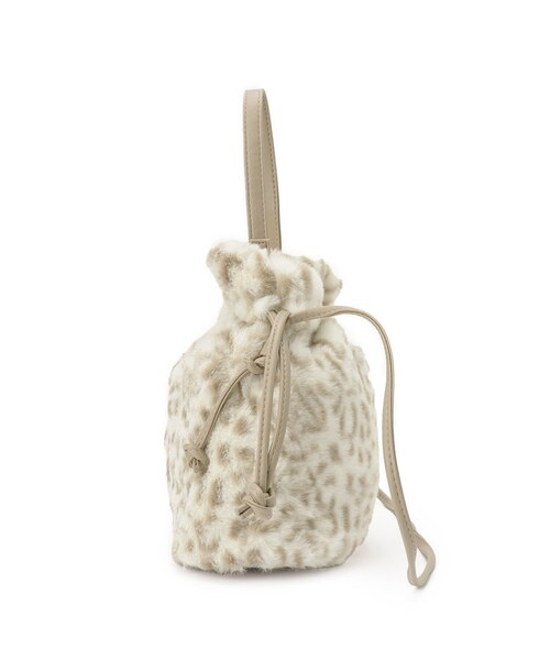 SHOO・LA・RUE（シューラルー）の「フェイクファー巾着ショルダーバッグ（ショルダーバッグ・レディース・ブラウン系その他/アイボリー系3/チャコールグレー/ダークブラウン系3・00）」の17枚目の写真