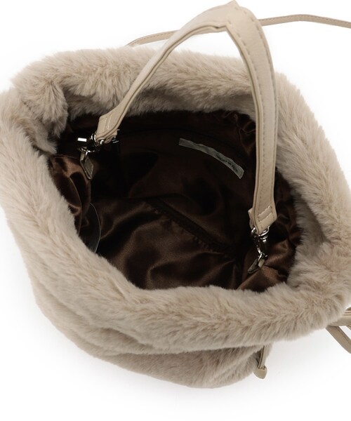 SHOO・LA・RUE（シューラルー）の「フェイクファー巾着ショルダーバッグ（ショルダーバッグ・レディース・ブラウン系その他/アイボリー系3/チャコールグレー/ダークブラウン系3・00）」の22枚目の写真