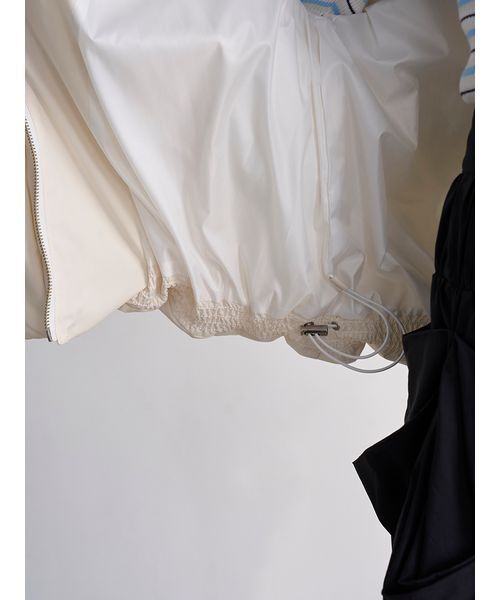 SNIDEL（スナイデル）の「LACOSTE/中綿ブルゾン（ダウンジャケット/コート・レディース・アイボリー/ブラック/ピンク・F）」の18枚目の写真