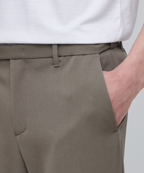 MUSINSA STANDARD(ムシンサスタンダード)の「セミブーツカット隠しバンディングスラックス【ダスティベージュ】(スラックス・メンズ・その他・38/42/26/27/28/29/40)」の4枚目の写真