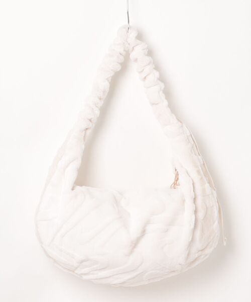 NIKE(ナイキ)の「【NIKE】FX FUR SLOUCHY BAG(ハンドバッグ・レディース・ホワイト・F)」の2枚目の写真