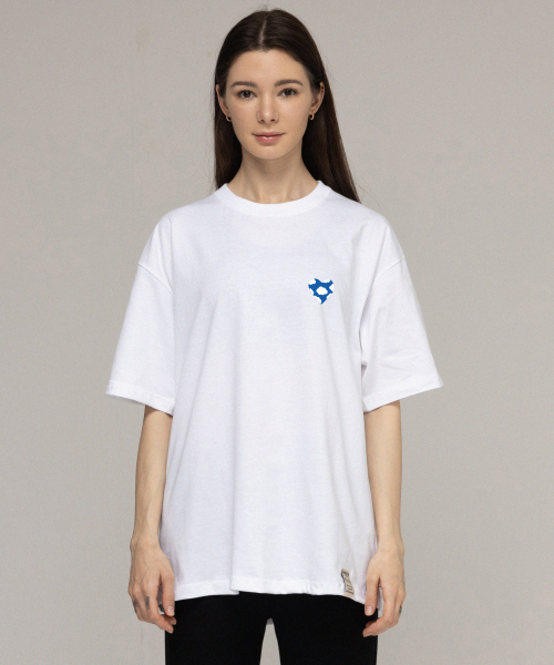 GRAVER（グレーバー）の「[ユニセックス]ブルーハートクラウドスマイル半袖Tシャツ_ホワイト（Tシャツ/カットソー・レディース・ホワイト・X-LARGE/SMALL/MEDIUM/LARGE）」の3枚目の写真