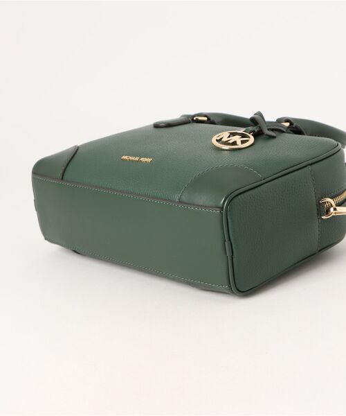 MICHAEL KORS(マイケルコース)の「THOMPSON ぺブルレザー ダッフル サッチェル ミディアム(ハンドバッグ・レディース・グリーン系・FREE)」の3枚目の写真
