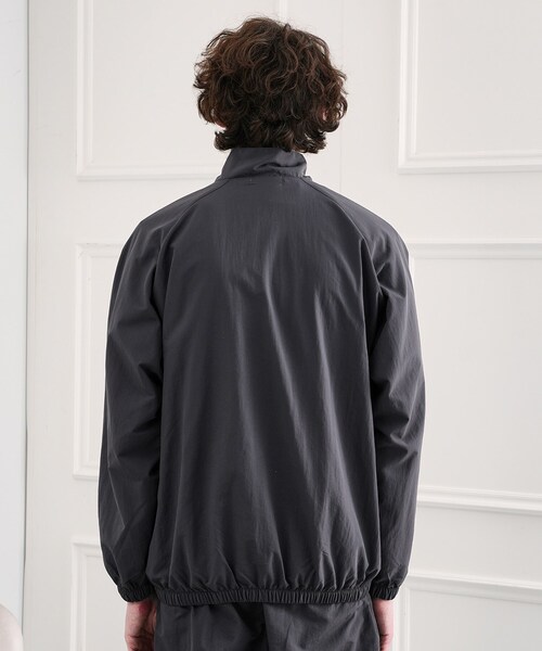 TAKEO KIKUCHI（タケオキクチ）の「TKDWトレーニングブルゾン（ブルゾン・メンズ・チャコールグレー/ブラック・02/03）」の6枚目の写真