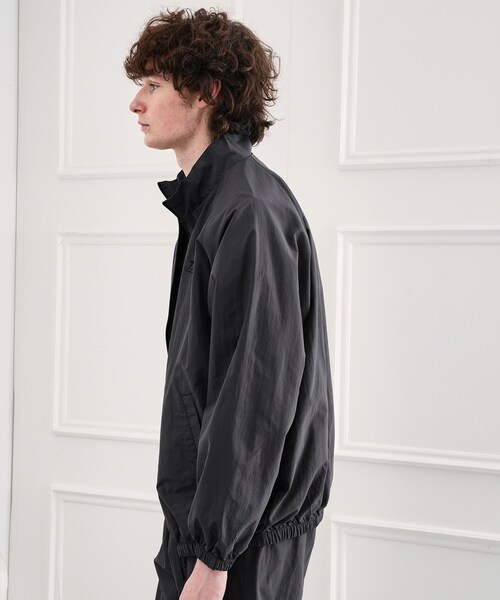 TAKEO KIKUCHI（タケオキクチ）の「TKDWトレーニングブルゾン（ブルゾン・メンズ・チャコールグレー/ブラック・02/03）」の18枚目の写真