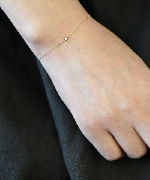 sowi(ソーイ)の「K10YG 1粒ダイヤモンド ブレスレット(ブレスレット・レディース・ゴールド・18cm)」の2枚目の写真