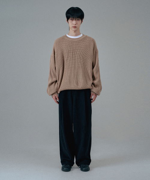 MOOVN（ムブン）の「オーバーサイズハチラウンドニットベージュ（ニット/セーター・メンズ・その他・MEDIUM/LARGE）」の2枚目の写真
