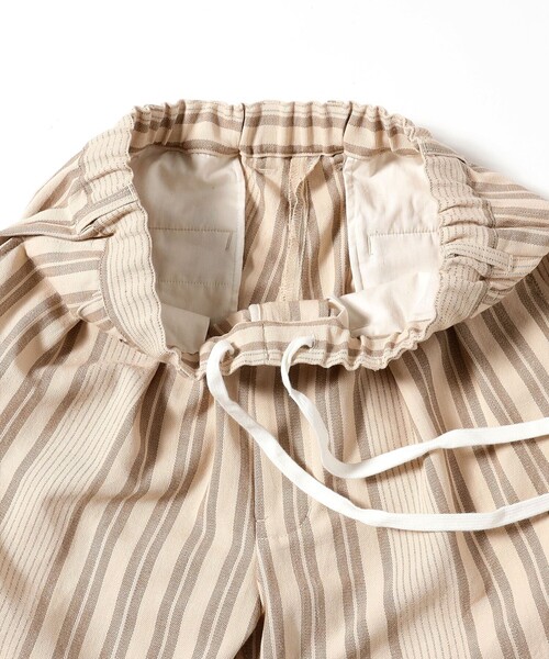 BEAMS PLUS(ビームスプラス)の「2 Pleats Relax Trousers Indian Oxford Stripe(その他パンツ・メンズ・ベージュ/ブラウン・L/S/M)」の12枚目の写真