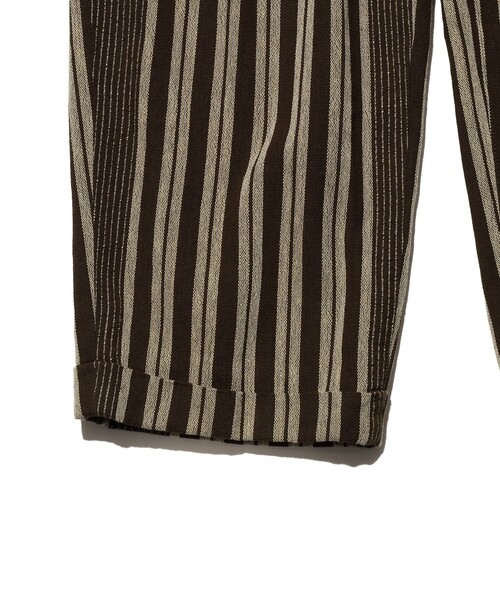 BEAMS PLUS(ビームスプラス)の「2 Pleats Relax Trousers Indian Oxford Stripe(その他パンツ・メンズ・ベージュ/ブラウン・L/S/M)」の17枚目の写真