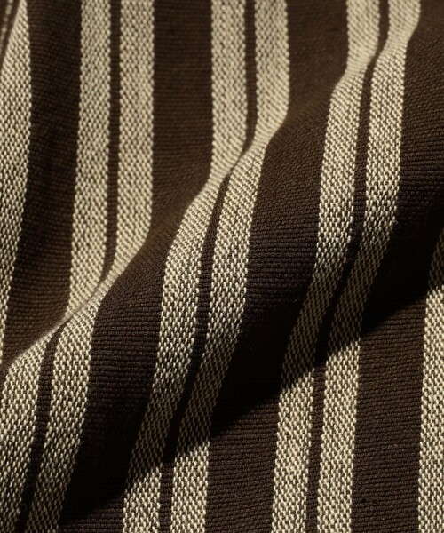 BEAMS PLUS(ビームスプラス)の「2 Pleats Relax Trousers Indian Oxford Stripe(その他パンツ・メンズ・ベージュ/ブラウン・L/S/M)」の19枚目の写真