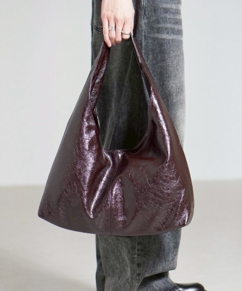 Chikashitsu +(チカシツプラス)の「【Chikashitsu +】triangle coating bag / 【チカシツプラス】トライアングルコーティングバッグ(ショルダーバッグ・メンズ・ブラック/ブラウン・ONE SIZE)」の12枚目の写真