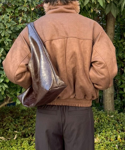 Chikashitsu +(チカシツプラス)の「【Chikashitsu +】triangle coating bag / 【チカシツプラス】トライアングルコーティングバッグ(ショルダーバッグ・メンズ・ブラック/ブラウン・ONE SIZE)」の11枚目の写真