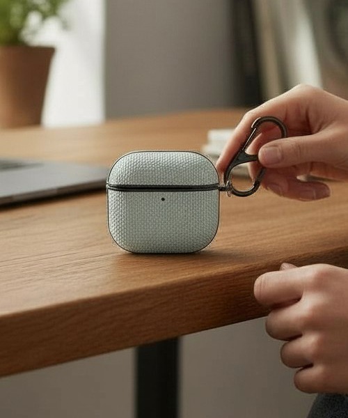 Fun & Daily（ファンアンドデイリー）の「Nylon Woven AirPods4 Case / エアポッズ４（ヘッドフォン/イヤホン・メンズ・ネイビー/グレー/ブラック/カーキ・FREE）」の3枚目の写真