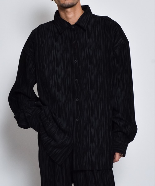 DOUBLE STEAL（ダブルスティール）の「DSムラプリントコーデュロイオーバーサイズシャツ（シャツ/ブラウス・メンズ・カーキ/グレイッシュベージュ/ブラック・LARGE/MEDIUM/SMALL）」の4枚目の写真