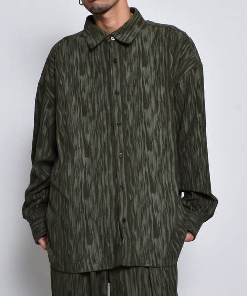 DOUBLE STEAL（ダブルスティール）の「DSムラプリントコーデュロイオーバーサイズシャツ（シャツ/ブラウス・メンズ・カーキ/グレイッシュベージュ/ブラック・LARGE/MEDIUM/SMALL）」の14枚目の写真