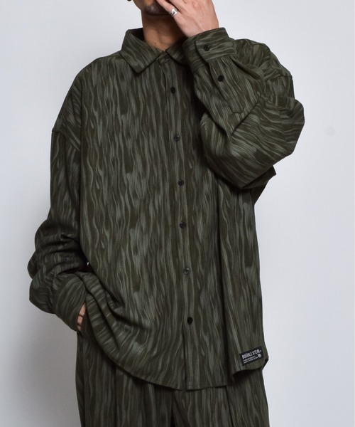 DOUBLE STEAL（ダブルスティール）の「DSムラプリントコーデュロイオーバーサイズシャツ（シャツ/ブラウス・メンズ・カーキ/グレイッシュベージュ/ブラック・LARGE/MEDIUM/SMALL）」の16枚目の写真