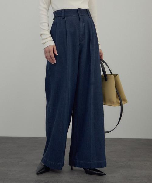 SALON adam et rope'（サロン アダム エ ロペ）の「デニムSTYLE UP TACK PANTS（デニムパンツ・レディース・ブルー系その他2・M/S）」の3枚目の写真