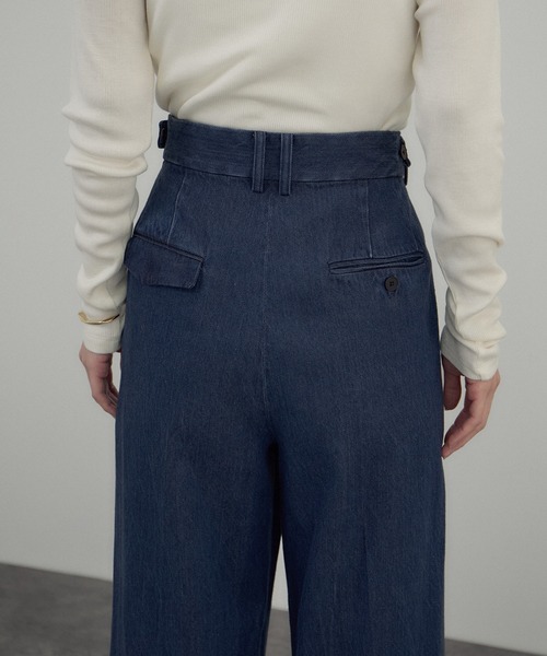 SALON adam et rope'（サロン アダム エ ロペ）の「デニムSTYLE UP TACK PANTS（デニムパンツ・レディース・ブルー系その他2・M/S）」の12枚目の写真