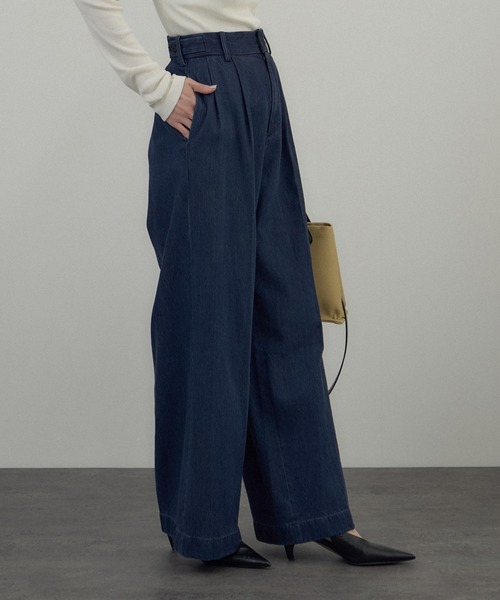 SALON adam et rope'（サロン アダム エ ロペ）の「デニムSTYLE UP TACK PANTS（デニムパンツ・レディース・ブルー系その他2・M/S）」の18枚目の写真