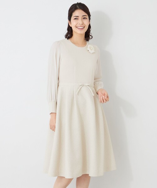 TO BE CHIC(トゥー ビー シック)の「ふくれジャカード ニットコンビドレス(ワンピース・レディース・ベージュ/ブラック・40/42)」の2枚目の写真