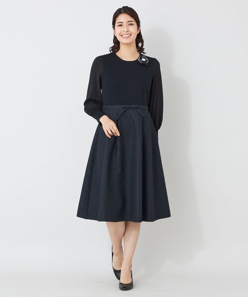 TO BE CHIC(トゥー ビー シック)の「ふくれジャカード ニットコンビドレス(ワンピース・レディース・ベージュ/ブラック・40/42)」の3枚目の写真