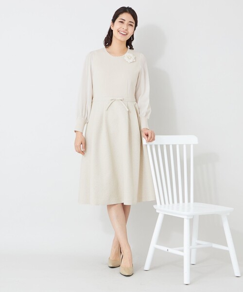 TO BE CHIC(トゥー ビー シック)の「ふくれジャカード ニットコンビドレス(ワンピース・レディース・ベージュ/ブラック・40/42)」の4枚目の写真