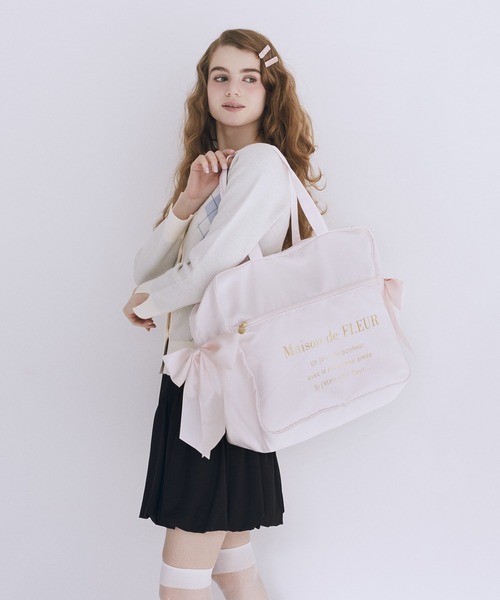 Maison de FLEUR（メゾンドフルール）の「サテンキャリーオンバッグ（トートバッグ・レディース・ピンク/ラベンダー/ネイビー/ブラック・FREE）」の4枚目の写真