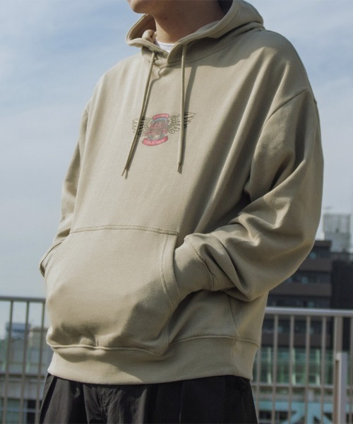 spiritoso(スピリトーゾ)の「ウイングさがら刺繍バックプリントパーカー(パーカー・レディース・チャコール/ブラウン/グレイッシュベージュ/ピンクベージュ/オフホワイト・FREE)」の9枚目の写真