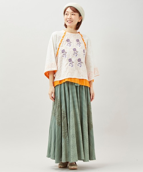チャイハネ(チャイハネ)の「【チャイハネ】ペティナ刺繍トップス(その他トップス・レディース・ブラック/ホワイト/ブルー・FREE)」の4枚目の写真