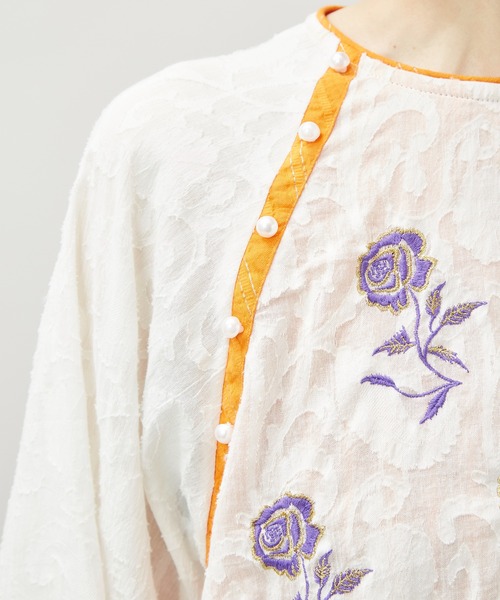 チャイハネ(チャイハネ)の「【チャイハネ】ペティナ刺繍トップス(その他トップス・レディース・ブラック/ホワイト/ブルー・FREE)」の7枚目の写真