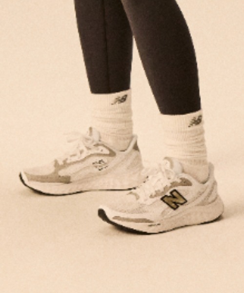 NEW BALANCE(ニューバランス)の「Fresh Foam Arishi v4 Tiralux(スニーカー・レディース・ホワイト・22.5cm/23.0cm/23.5cm/24.0cm/24.5cm/25.0cm/25.5cm)」の8枚目の写真