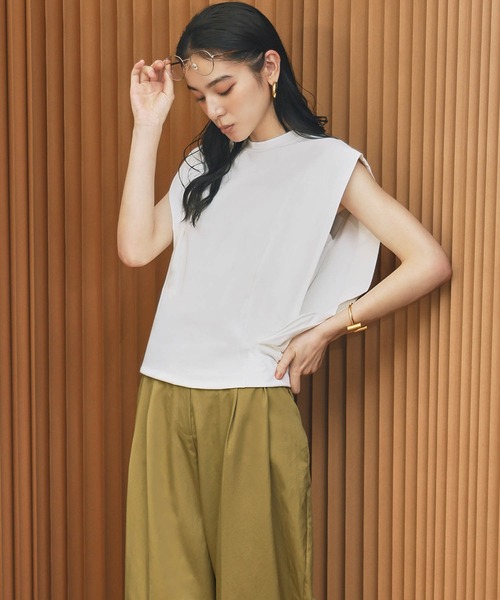 ELFRANK(エルフランク)の「ワイドショルダーノースリーブボックスシルエットトップス【洗える】(Tシャツ/カットソー・レディース・カーキ/ブラック/オフホワイト・L/M)」の21枚目の写真