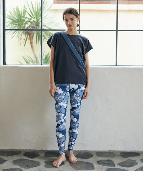 Julier Yoga and Relax(ジュリエヨガアンドリラックス)の「Julier (定番)ライトプライムドレープトップス(Tシャツ/カットソー・レディース・ネイビー/チャコール/ラベンダー/ホワイト・FREE)」の10枚目の写真