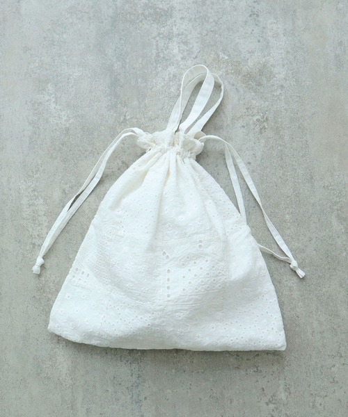 PAR ICI（パーリッシィ）の「【WEB限定】パッチワーク刺繍 巾着バッグ（ショルダーバッグ・レディース・ホワイト・FREE）」の12枚目の写真