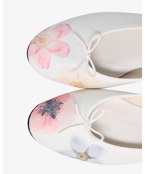 Repetto(レペット)の「Cendrillon Haute バレエフラット - EUサイズ / V374HRB(バレエシューズ・レディース・ホワイト・34/35/35.5/36/36.5/37/37.5/38/38.5/39/40)」の3枚目の写真