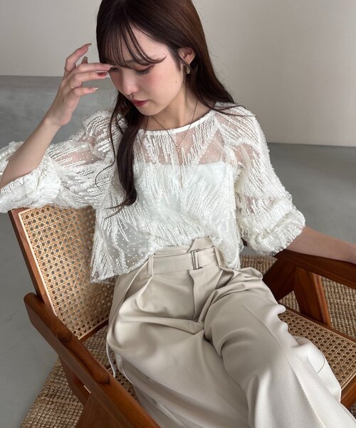 CAPRICIEUX LE'MAGE（カプリシューレマージュ）の「【yuu企画】ジャガードシアーブラウス（シャツ/ブラウス・レディース・ホワイト/ブラック・FREE）」の5枚目の写真