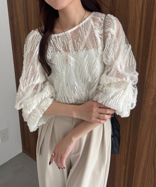 CAPRICIEUX LE'MAGE（カプリシューレマージュ）の「【yuu企画】ジャガードシアーブラウス（シャツ/ブラウス・レディース・ホワイト/ブラック・FREE）」の7枚目の写真