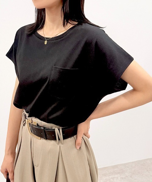 CLOTHY(クロシィ)の「【シンプルが、いちばん強い】TC天竺ポケ付ドルマンT(Tシャツ/カットソー・レディース・チャコールグレー/オフホワイト/ブラック/ベージュ・MEDIUM)」の1枚目の写真