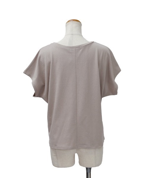 CLOTHY(クロシィ)の「【シンプルが、いちばん強い】TC天竺ポケ付ドルマンT(Tシャツ/カットソー・レディース・チャコールグレー/オフホワイト/ブラック/ベージュ・MEDIUM)」の12枚目の写真