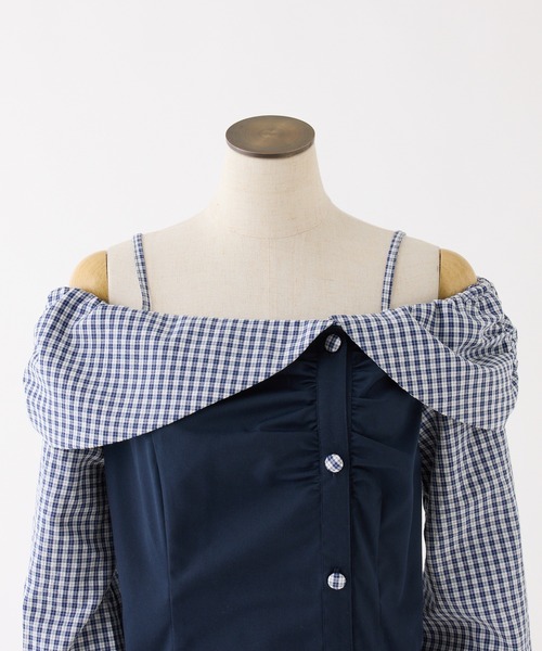 one after another NICE CLAUP(ワンアフターアナザーナイスクラップ)の「チェックブロッキングカラーオフショルブラウス(シャツ/ブラウス・レディース・ホワイト×ブラック/ホワイト×レッド/ネイビー・FREE)」の4枚目の写真