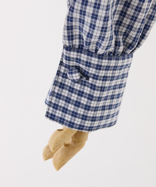 one after another NICE CLAUP(ワンアフターアナザーナイスクラップ)の「チェックブロッキングカラーオフショルブラウス(シャツ/ブラウス・レディース・ホワイト×ブラック/ホワイト×レッド/ネイビー・FREE)」の11枚目の写真