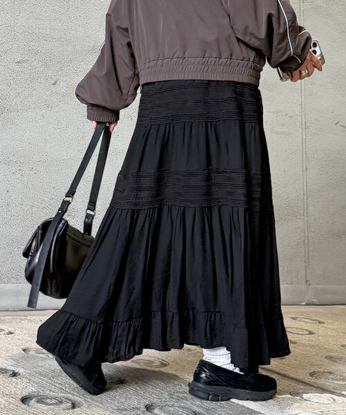 CPCM(シーピーシーエム)の「段刺繍レーススカート(スカート・レディース・アイボリー/ブラック・FREE)」の2枚目の写真