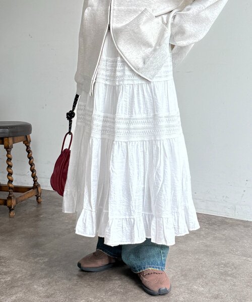 CPCM(シーピーシーエム)の「段刺繍レーススカート(スカート・レディース・アイボリー/ブラック・FREE)」の5枚目の写真