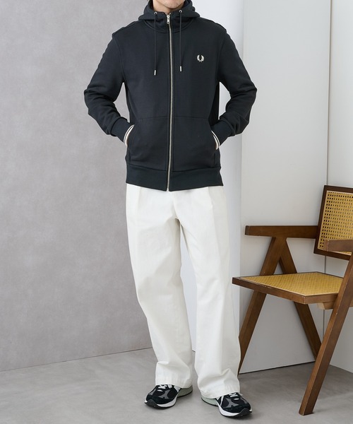 FRED PERRY(フレッドペリー)の「【FRED PERRY】HOODED ZIP THROUGH SWEATSHIRT J7536(パーカー・メンズ・ネイビー/カーキ/ブラック・S/XL/L/M)」の10枚目の写真