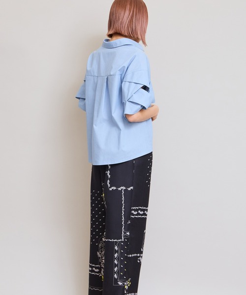 LHELBIE(レルビエ)の「クロススリーブシャツ(シャツ/ブラウス・レディース・オフホワイト/ブラック/ブルー・M)」の16枚目の写真