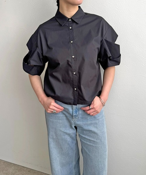 LHELBIE(レルビエ)の「クロススリーブシャツ(シャツ/ブラウス・レディース・オフホワイト/ブラック/ブルー・M)」の6枚目の写真