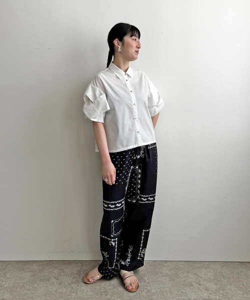 LHELBIE(レルビエ)の「クロススリーブシャツ(シャツ/ブラウス・レディース・オフホワイト/ブラック/ブルー・M)」の21枚目の写真