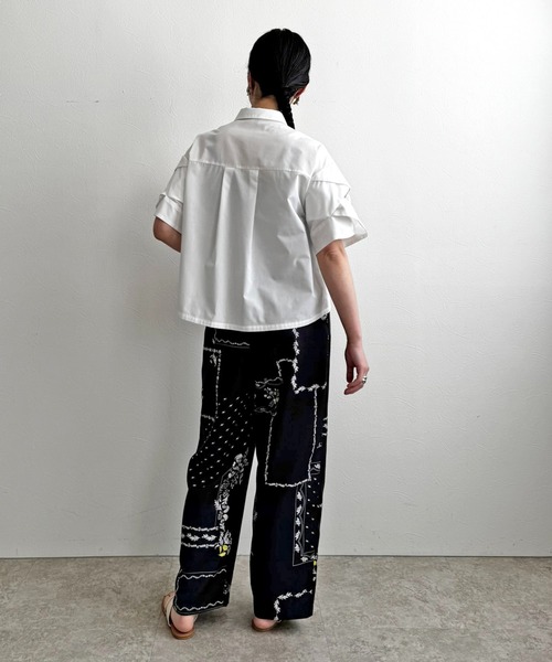 LHELBIE(レルビエ)の「クロススリーブシャツ(シャツ/ブラウス・レディース・オフホワイト/ブラック/ブルー・M)」の19枚目の写真
