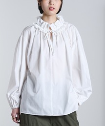 RUFFLED COLLAR BLOUSE
