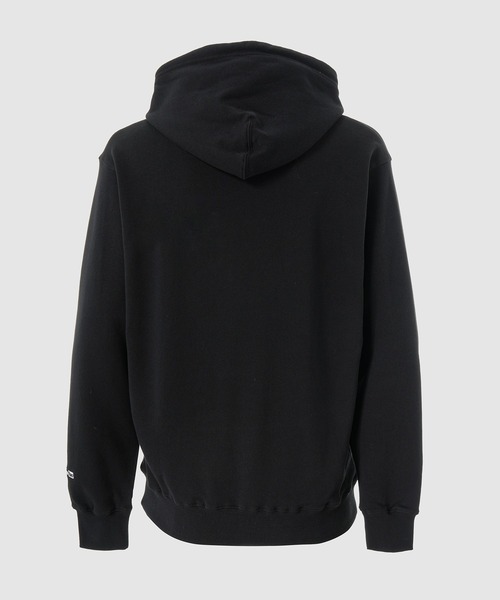 FACETASM(ファセッタズム)の「FACETASM x NEW ERA LOGO HOODIE(パーカー・メンズ・ブラック・XL/L/M)」の2枚目の写真